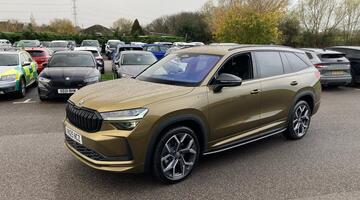 2025 Škoda 2.0 TDI SportLine DSG 4WD Euro 6 5-door (7 Seat) (Gold) - Image: 11