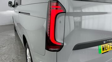 2025 Volkswagen T32 65kWh Commerce Pro Kombi Auto LWB 5-door (Grey) - Image: 27