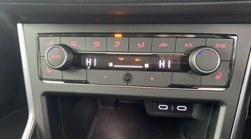 2021 Volkswagen 1.0 TSI Active Euro 6 5-door (Blue) - Image: 25