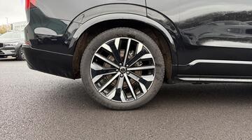 2025 Volvo 2.0 T8 18.8kWh Ultra Dark Auto 4WD Euro 6 5-door (Black) - Image: 5