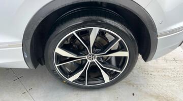 2022 Volkswagen 2.0 TDI R-Line DSG 4Motion Euro 6 5-door (Silver) - Image: 32