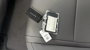 2025 Volvo Single Motor Extended Range 69kWh Plus Auto 5-door (Black) - Image: 13