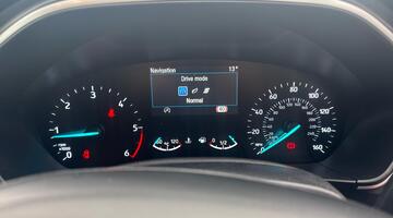 2020 Ford EcoBlue Zetec Euro 6 5-door (Red) - Image: 28