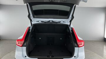 2025 Volvo 2.0 B3 MHEV Ultra Bright DCT Auto Euro 6 5-door (Blue) - Image: 12