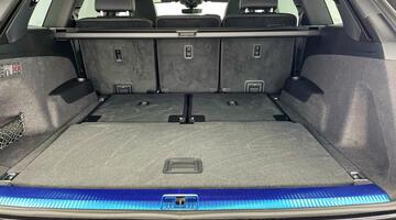 2025 Audi 4.0 TFSI V8 Black Edition Tiptronic quattro Euro 6 5-door (Black) - Image: 33