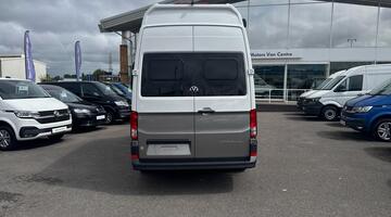 2025 Volkswagen 2.0 TDI 600 Auto Euro 6 4-door (Beige) - Image: 17