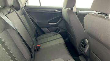 2022 Volkswagen TSI Life Euro 6 5-door (White) - Image: 22