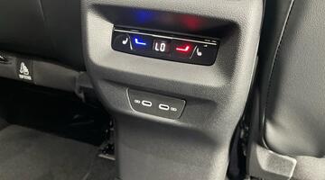 2025 Volkswagen 2.0 TSI R-Line DSG 4Motion Euro 6 5-door (Purple) - Image: 27