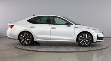 2025 Škoda TSI ACT SportLine Euro 6 5-door (Silver) - Image: 4