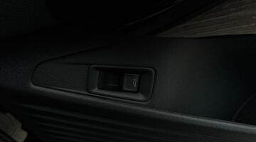 2025 Volkswagen Pro 77kWh Match Auto 5-door (Black) - Image: 23