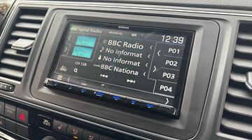 2016 Volkswagen 2.0 BiTDI BlueMotion Tech Executive 4Motion Euro 6 5-door (Silver) - Image: 40