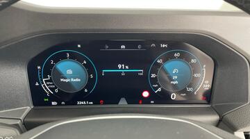 2025 Volkswagen 2.0 TDI T28 Commerce Plus FWD SWB Euro 6 5-door (White) - Image: 24