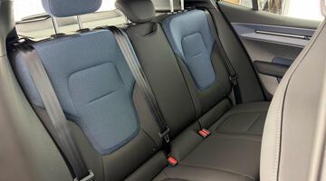 2025 Volvo Single Motor Extended Range 69kWh Plus Auto 5-door (Black) - Image: 26