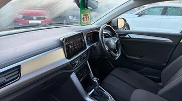 2022 Volkswagen TSI Life DSG Euro 6 5-door (Silver) - Image: 2