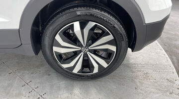 2023 Volkswagen 1.0 TSI Black Edition Euro 6 5-door (White) - Image: 30