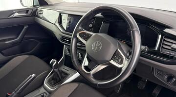 2021 Volkswagen 1.0 TSI Life Euro 6 5-door (Silver) - Image: 6