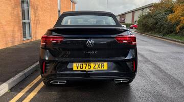 2025 Volkswagen TSI R-Line DSG 2WD Euro 6 2-door (Black) - Image: 9