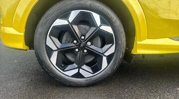 2026 Ford Standard Range 43kWh Premium Auto 5-door (Yellow) - Image: 25