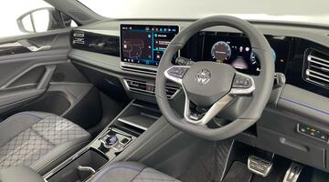 2025 Volkswagen ETSI MHEV R-Line DSG Euro 6 5-door (Black) - Image: 6