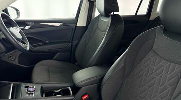 2025 Volkswagen ETSI MHEV Match DSG Euro 6 5-door (Black) - Image: 40