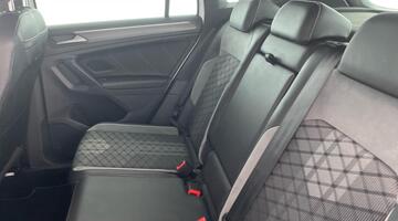 2022 Volkswagen 2.0 TDI R-Line DSG Euro 6 5-door (White) - Image: 34