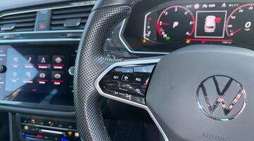 2022 Volkswagen 2.0 TDI R-Line DSG Euro 6 5-door (Blue) - Image: 25