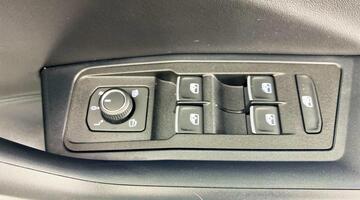 2025 Volkswagen TSI Black Edition Euro 6 5-door (White) - Image: 19