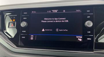 2024 Volkswagen 1.0 TSI R-Line DSG Euro 6 5-door (Black) - Image: 16