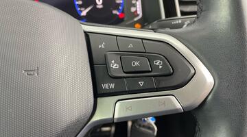 2022 Volkswagen 1.0 TSI R-Line DSG Euro 6 5-door (Red) - Image: 24