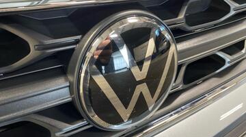 2020 Volkswagen 2.0 TDI R-Line DSG 4Motion Euro 6 5-door (Silver) - Image: 42