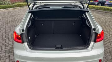 2026 Audi Sportback Sport 30 TFSI 116 PS S tronic (Silver) - Image: 18