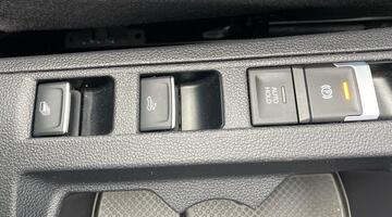 2025 Volkswagen TSI R-Line DSG 2WD Euro 6 2-door (Blue) - Image: 25