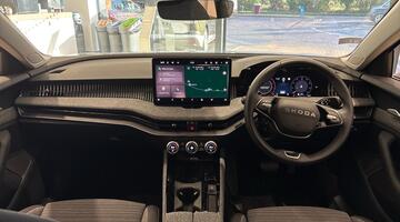 2025 Škoda 2.0 TDI SE Technology DSG Euro 6 5-door (Silver) - Image: 9