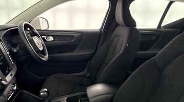 2021 Volvo T2 Momentum Core Euro 6 5-door (White) - Image: 31