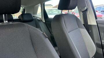 2025 Volkswagen 1.0 EVO Life Euro 6 5-door (Black) - Image: 16