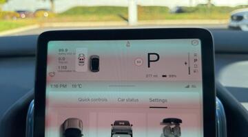 2025 Volvo Twin Performance 69kWh Ultra Auto 5-door (Blue) - Image: 13