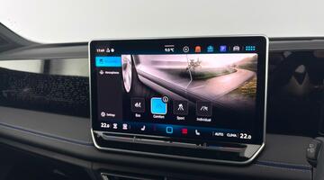 2025 Volkswagen ETSI MHEV R-Line DSG Euro 6 5-door (Black) - Image: 16