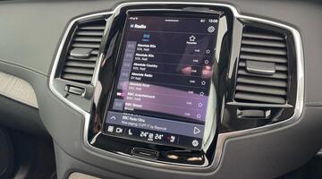 2024 Volvo 2.0 B5 MHEV Plus Auto 4WD Euro 6 5-door (Grey) - Image: 33