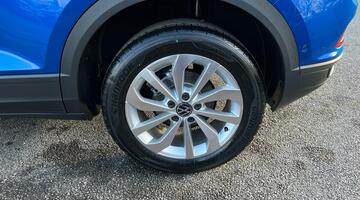 2025 Volkswagen TSI Match DSG Euro 6 5-door (Blue) - Image: 28