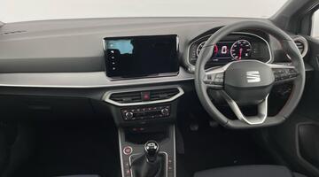 2025 SEAT 1.0 TSI FR Black Edition Euro 6 5-door (Multicolour) - Image: 8