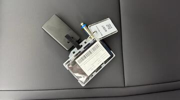 2025 Volvo Single Motor Extended Range 69kWh Plus Auto 5-door (Black) - Image: 13