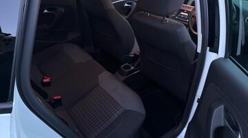 2017 Volkswagen TSI BlueMotion Tech Match Euro 6 5-door (White) - Image: 33