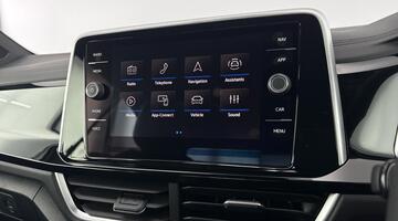 2025 Volkswagen TSI R-Line DSG 2WD Euro 6 2-door (Blue) - Image: 18