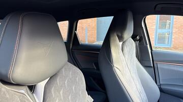 2025 CUPRA ETSI V2 DSG Euro 6 5-door (Black) - Image: 32