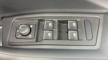 2025 Volkswagen TSI R-Line DSG 2WD Euro 6 2-door (Black) - Image: 19