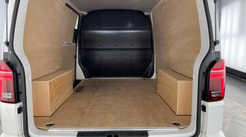 2025 Volkswagen 2.0 TDI T28 Highline FWD SWB Euro 6 5-door (White) - Image: 22