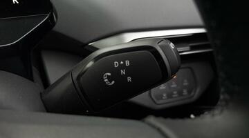 2025 Volkswagen Pro 77kWh Match Auto 5-door (Black) - Image: 25