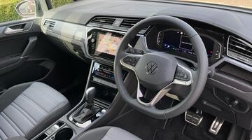 2025 Volkswagen TSI EVO R-Line DSG Euro 6 5-door (Grey) - Image: 6