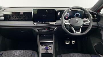 2025 Volkswagen 2.0 TDI R-Line DSG Euro 6 5-door (Red) - Image: 8