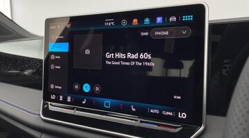 2025 Volkswagen ETSI MHEV R-Line DSG Euro 6 5-door (Black) - Image: 13